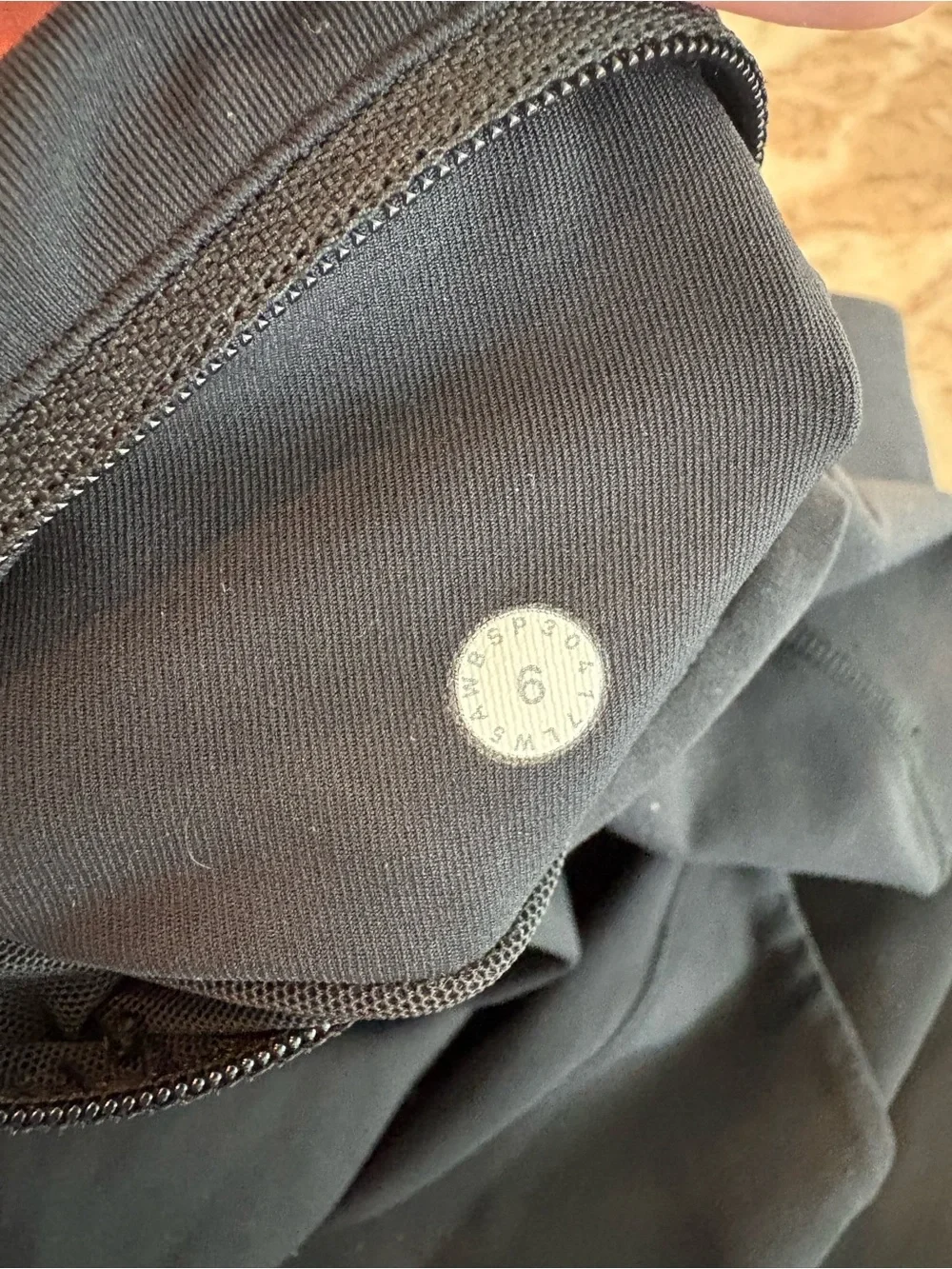 Lululemon Black Leggings Size 6 Speed Up Tight Full-On Luxtreme Side Pockets - Picture 4 of 7